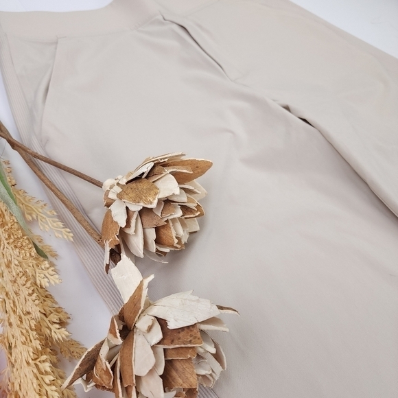 New Athleta Cream Casual Excercise Pants Sz 2 - Picture 4 of 13